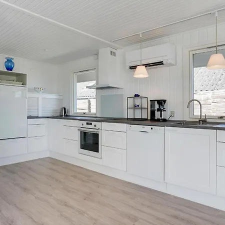 2 Bedroom In Holiday home *