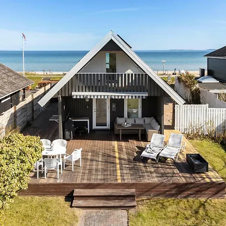 2 Bedroom In Holiday home *