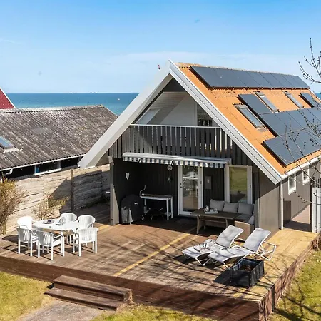 2 Bedroom In Holiday home